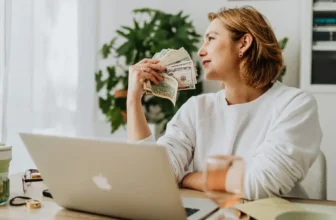 How to Choose the Right Product to Make Money Online